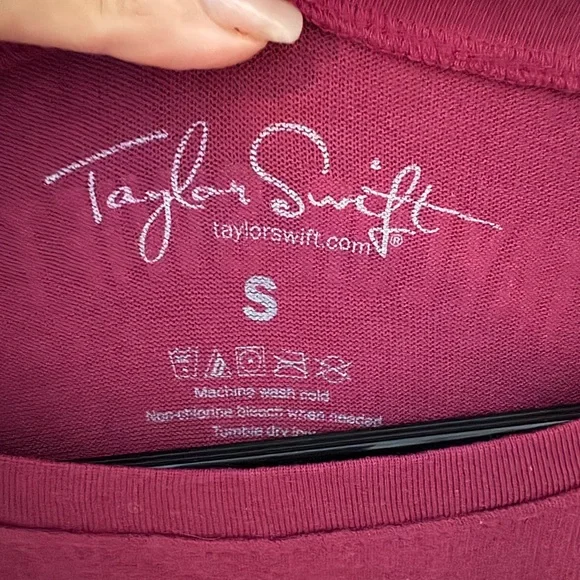 NWT Taylor Swift Burgundy Long Sleeve Crew Long Sleeve Shirt - Picture 2 of 7